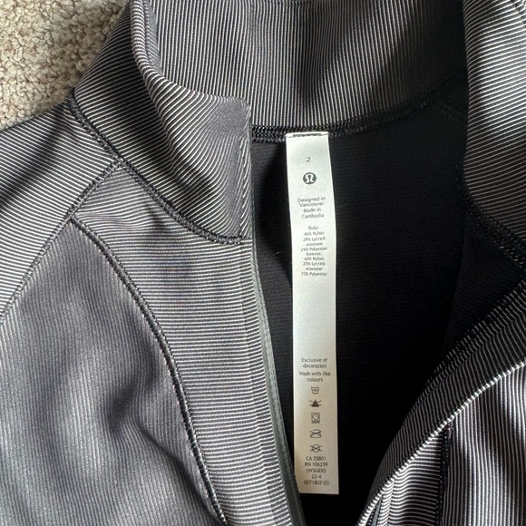 NWOT Lululemon Two-Tone Ribbed Running Half Zip Black / Gull Grey Womens Size 2 - Picture 7 of 10
